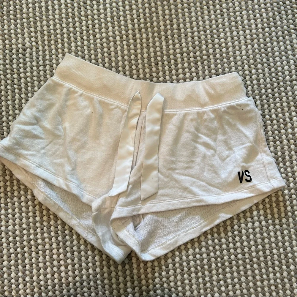 White VS PJ Shorts - Picture 1 of 3